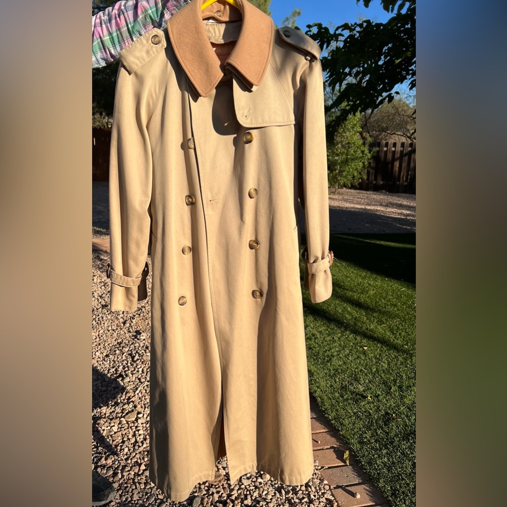 Evan Picone tan trench coat